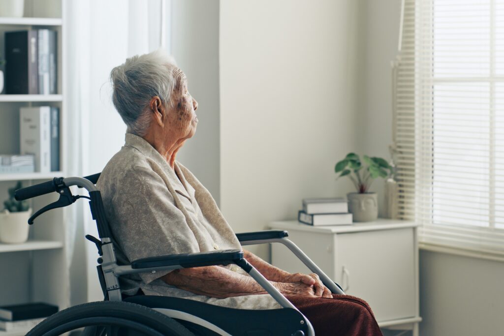 Senior living alone at home, illustrating Medicare benefits for seniors
